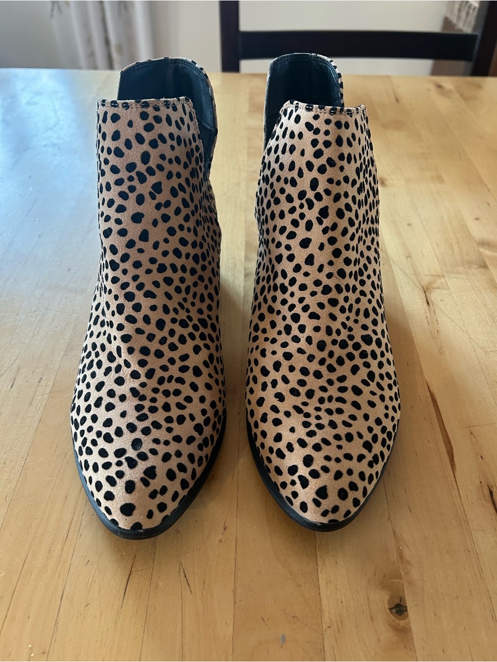 Crochet Leopard Print Side Cutout Ankle Boots Sz 8 Block Heel Style 7077